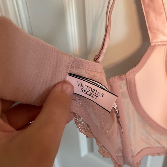 Vicoria's Secret bra/corset - Picture 6 of 8